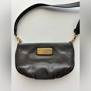Marc by Marc Jacobs Percy Q crossbody bag dark gray.